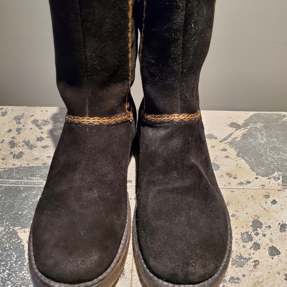 Bed | Stu Women's Suede Mid-Calf Boot - Picture 3 of 8